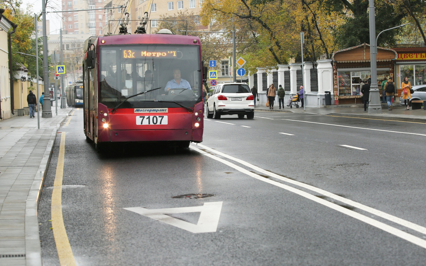 Автомобилистам могут разрешить ездить по выделенным полосам ночью - 20  Марта 2021 - Club-Picanto